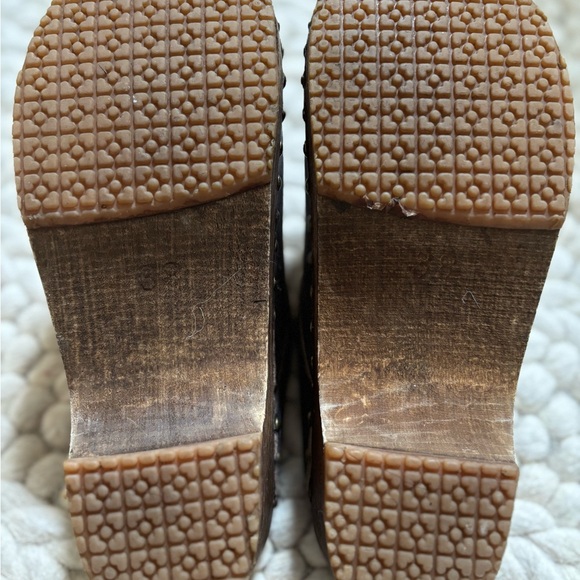 Gray Suede Swedish Clogs for Women, size 38 - Picture 4 of 6